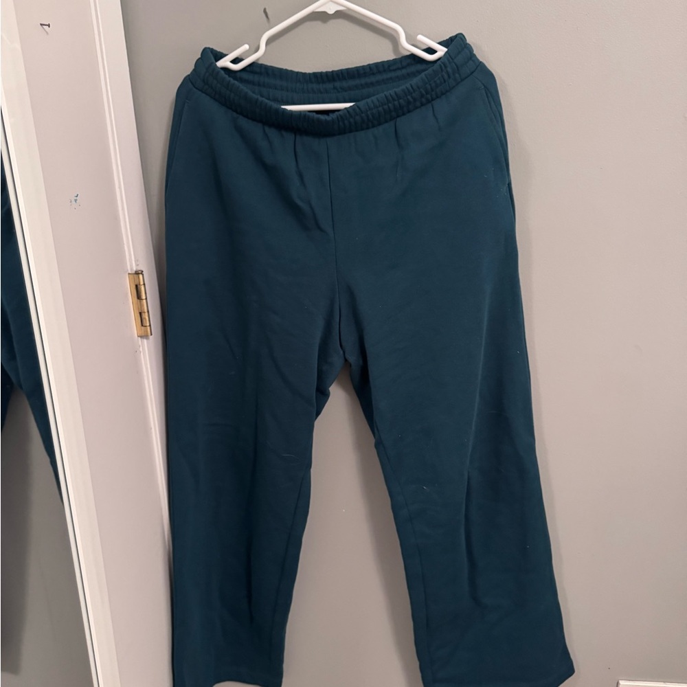 Old Navy Dark Green Wide Leg Sweatpants(worn once)